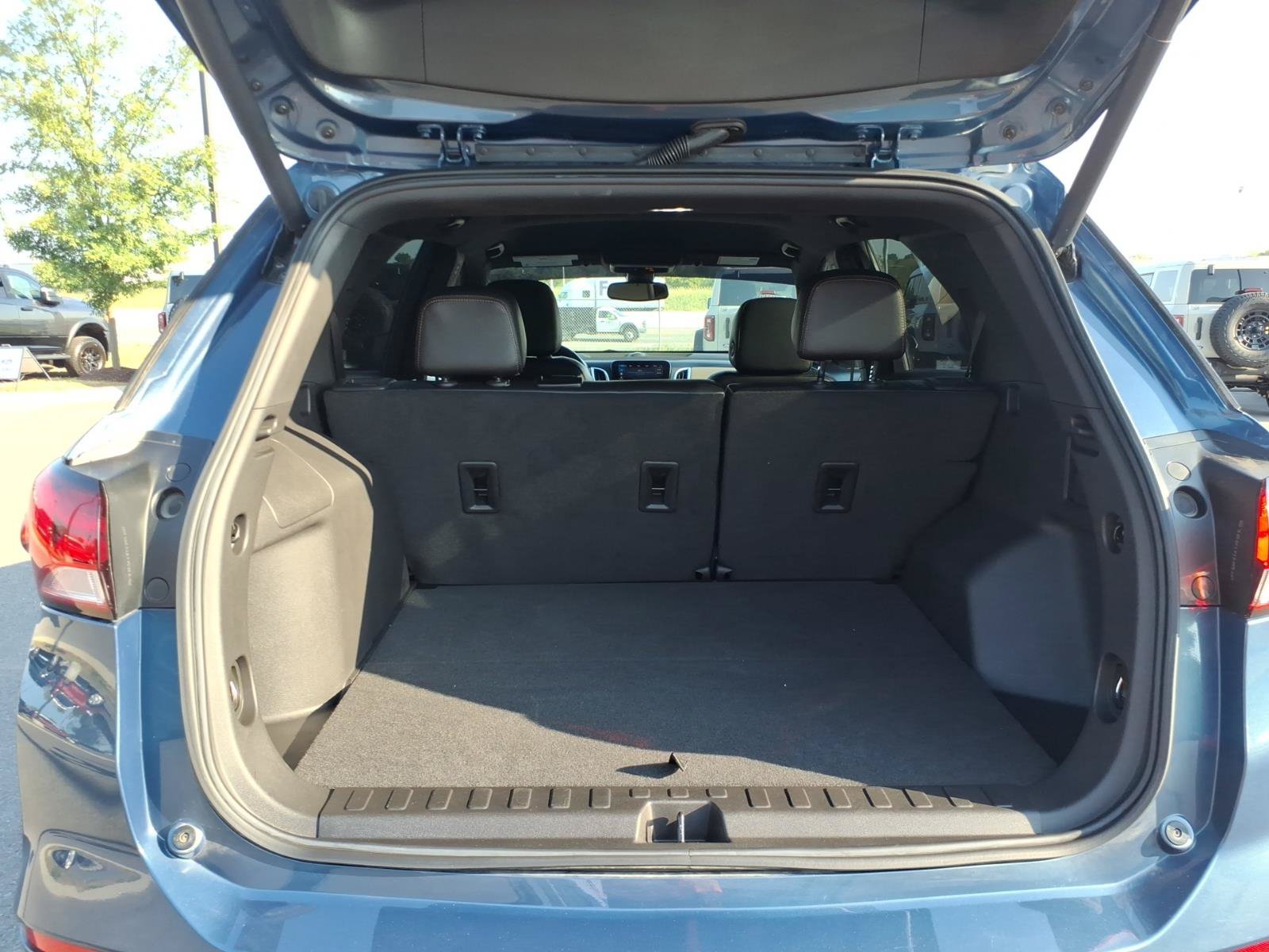 Used 2024 Chevrolet Equinox Premier FWD image 16