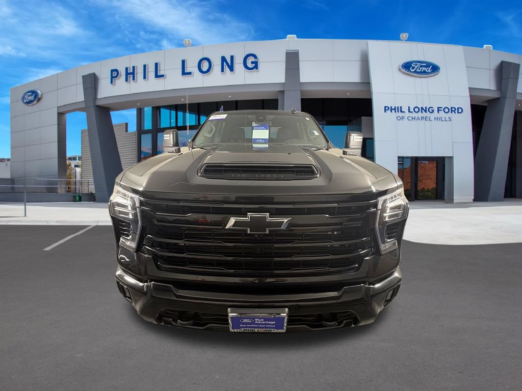 Used 2024 Chevrolet Silverado 2500 LT w/ Midnight Edition AWD/4WD image 8