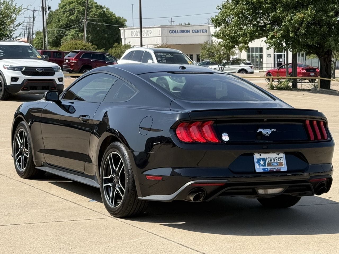 Certified 2018 Ford Mustang Premium RWD image 5