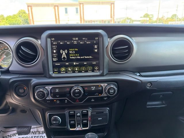 Used 2022 Jeep Gladiator Sport AWD/4WD image 18