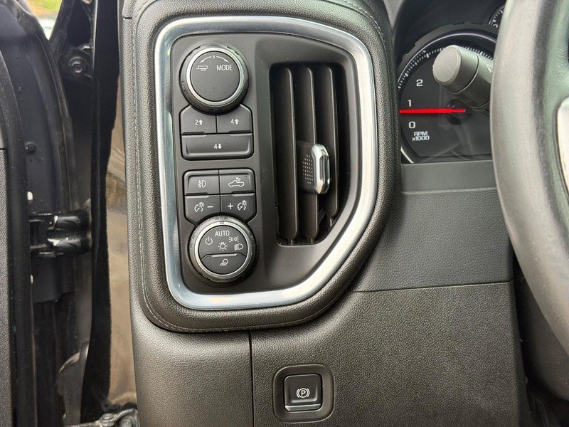 Used 2021 Chevrolet Silverado 2500 LT w/ Midnight Edition AWD/4WD image 25