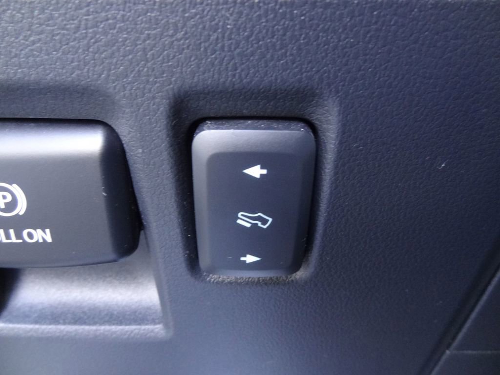 Certified 2023 Ford F150 Platinum w/ Equipment Group 701A High image 28