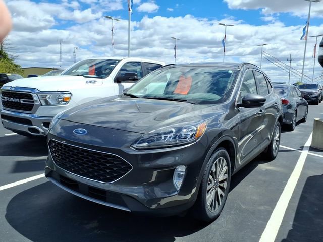 Certified 2020 Ford Escape Titanium AWD/4WD image 4