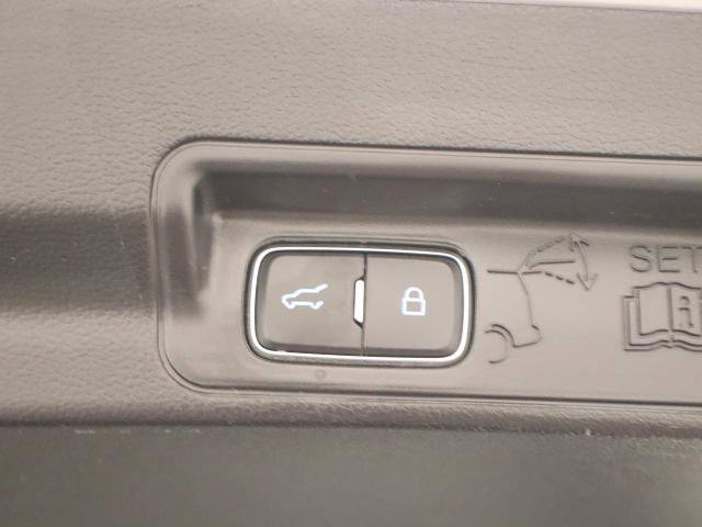 Certified 2021 Ford Explorer XLT w/ Equipment Group 202A image 32