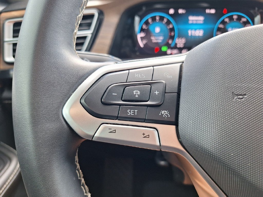 Used 2024 Volkswagen Atlas SE FWD image 17