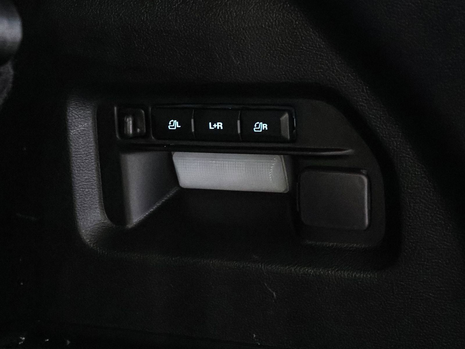 Certified 2023 Ford Explorer Limited w/ Limited Technology Package AWD/4WD image 17