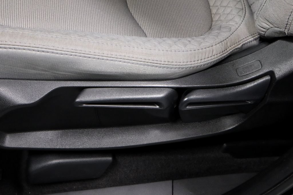Used 2023 Honda Pilot LX image 24