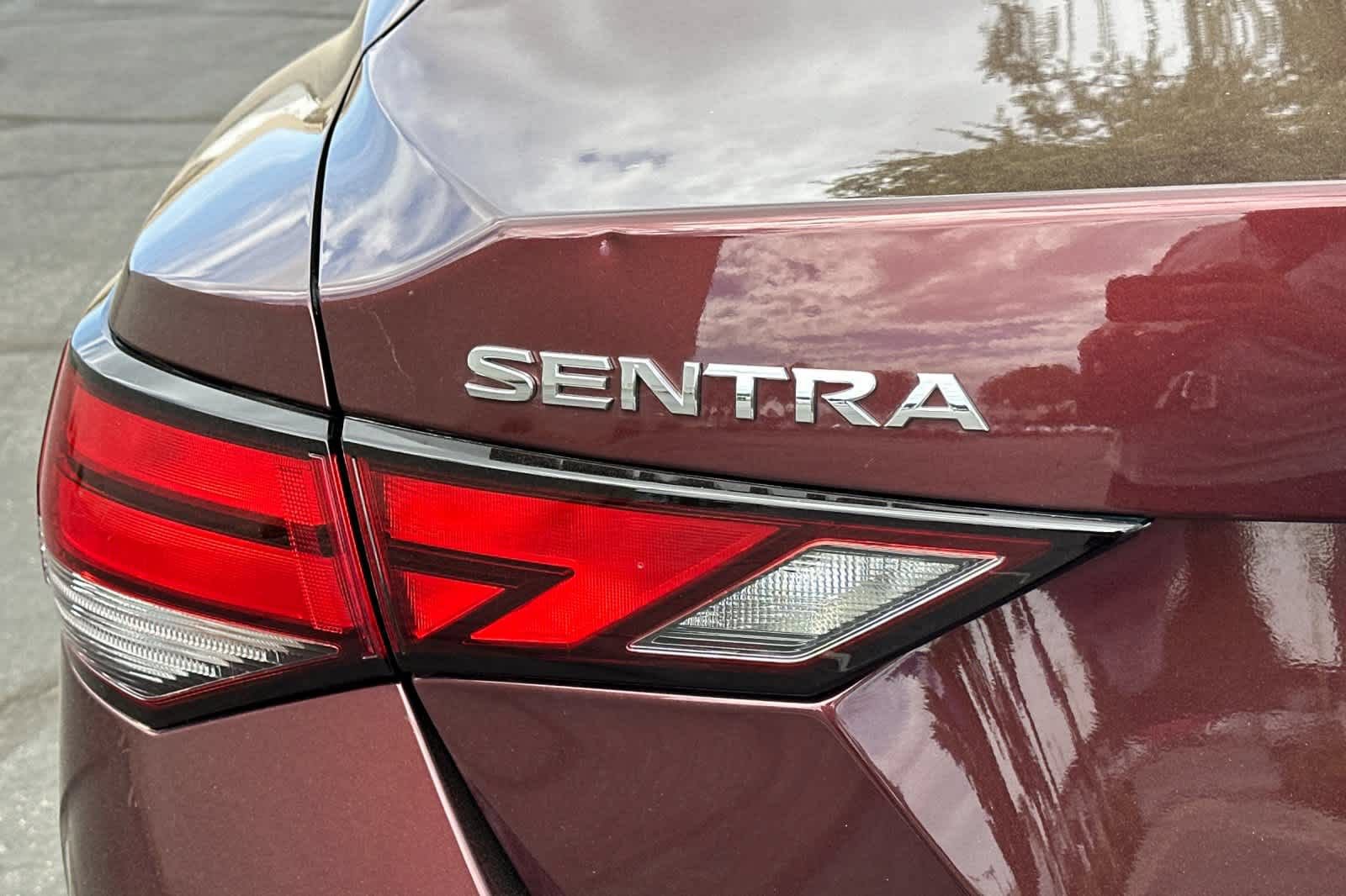Used 2025 Nissan Sentra SV FWD image 27