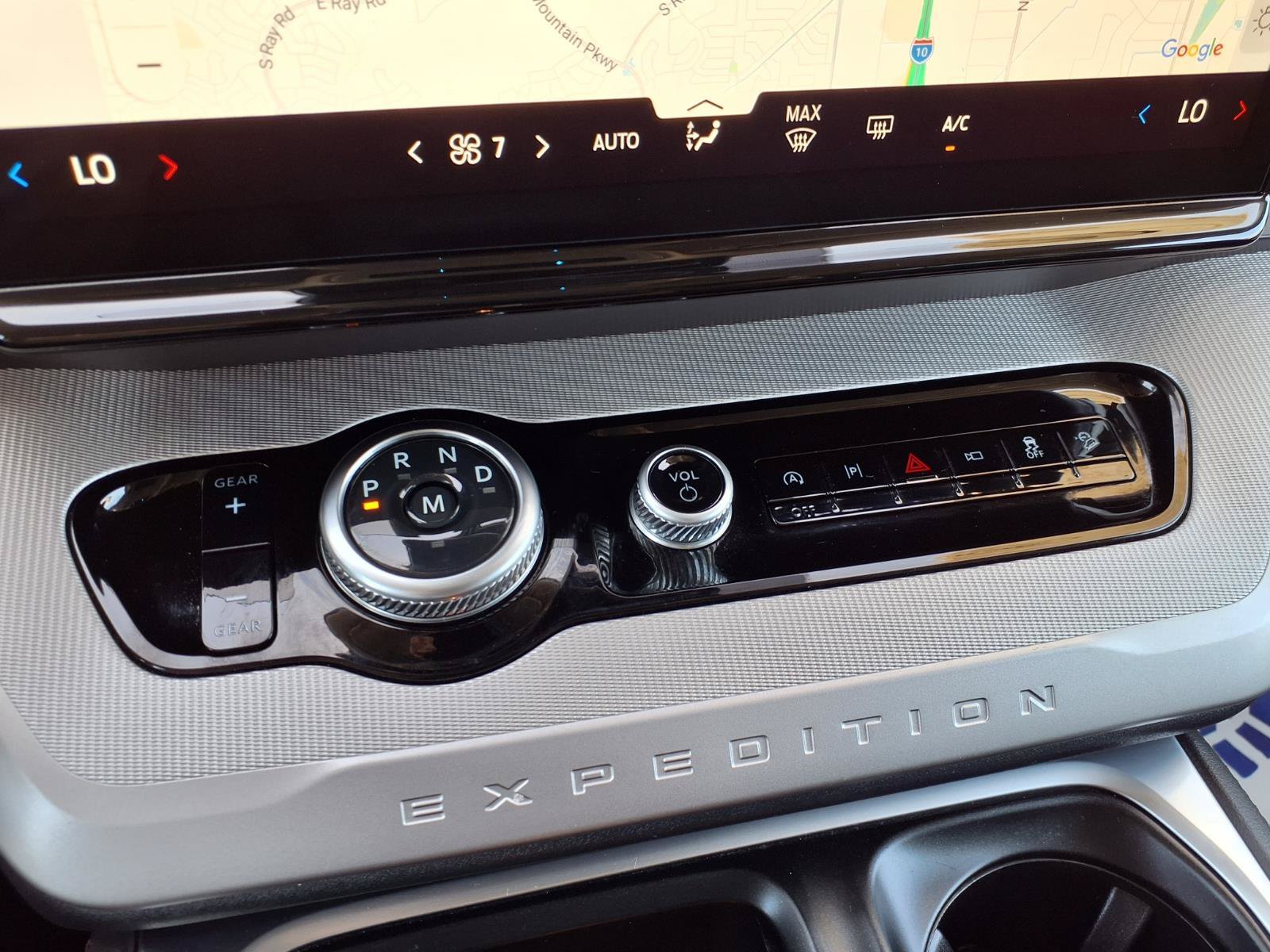 Certified 2025 Ford Expedition Active AWD/4WD image 27
