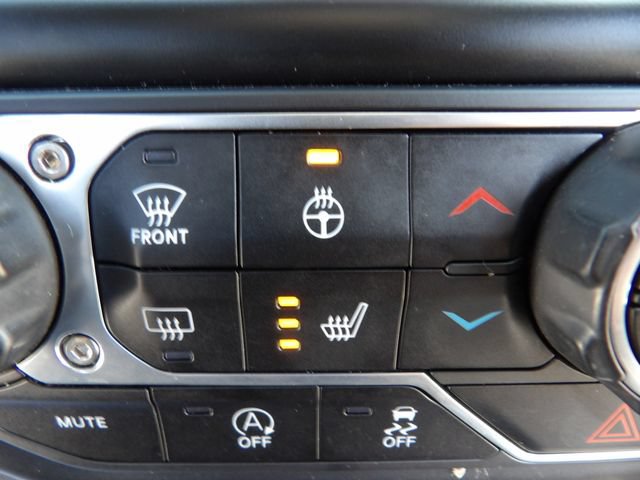 Used 2022 Jeep Wrangler Unlimited Sahara AWD/4WD image 17
