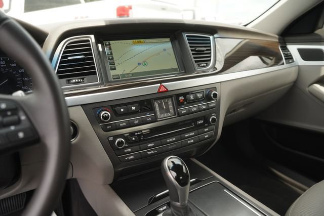 Used 2017 Genesis G80 3.8 RWD image 26