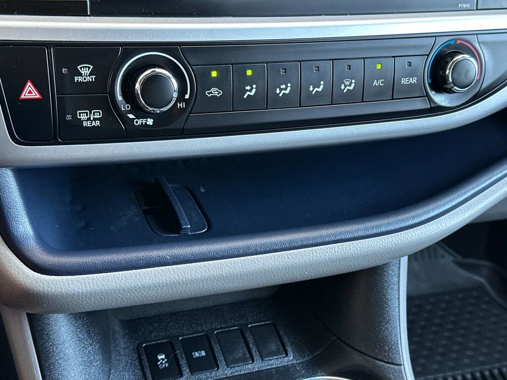 Used 2019 Toyota Highlander LE FWD image 20