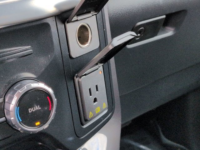 Certified 2023 Ford F150 Lariat w/ Equipment Group 502A High image 27