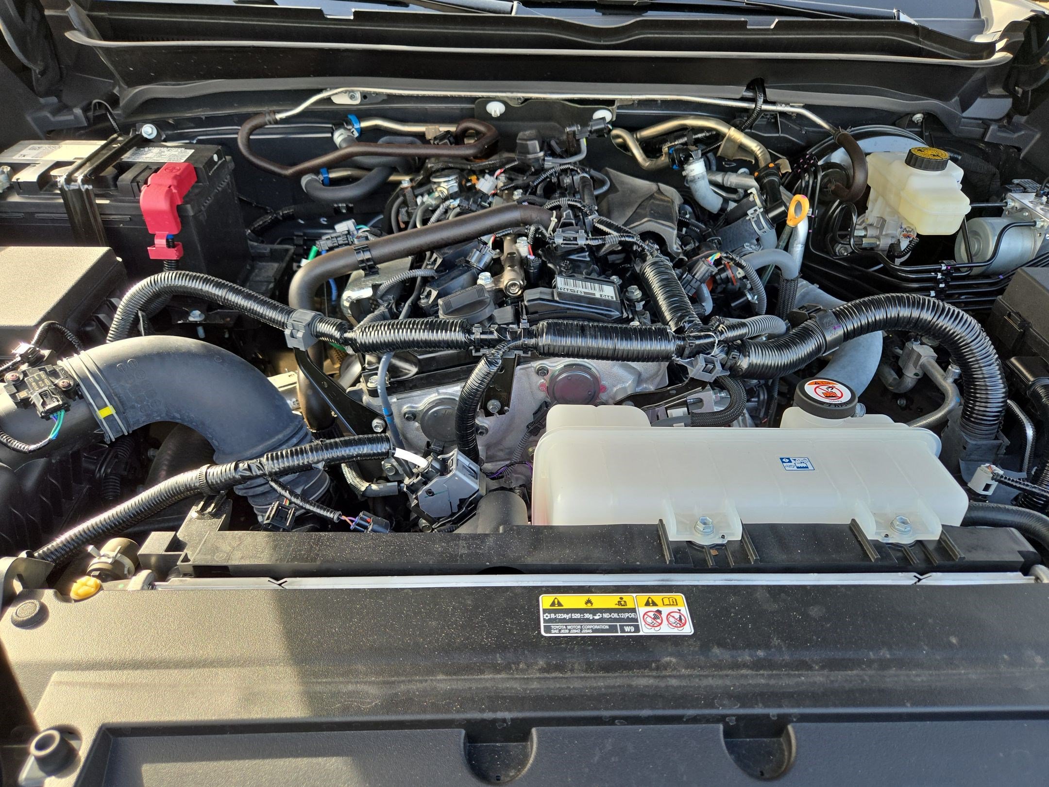 Used 2025 Toyota Tacoma SR AWD/4WD image 34