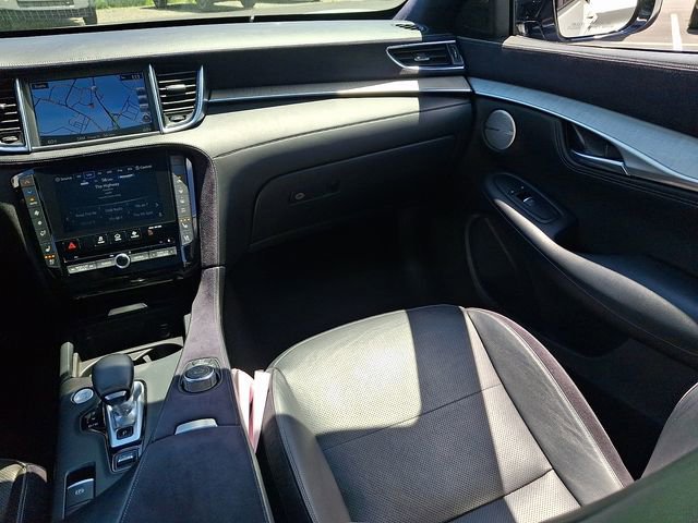 Used 2019 INFINITI QX50 Essential w/ Sensory Package AWD/4WD image 19