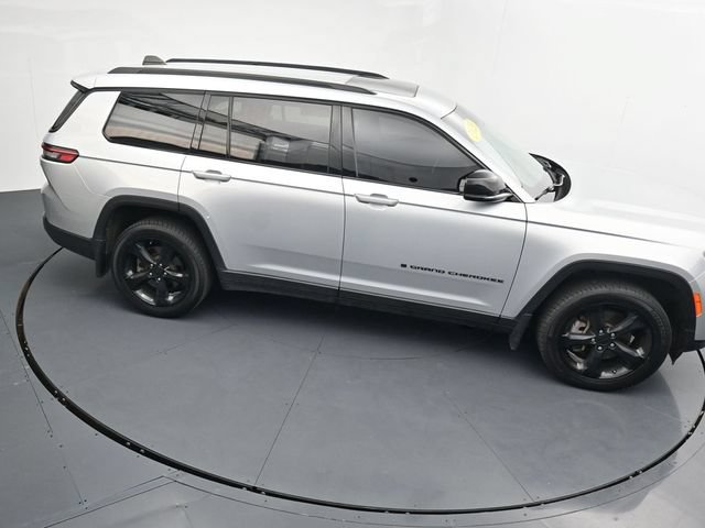 Used 2023 Jeep Grand Cherokee L Altitude AWD/4WD image 31