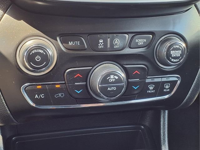 Used 2019 Jeep Cherokee Limited AWD/4WD image 15