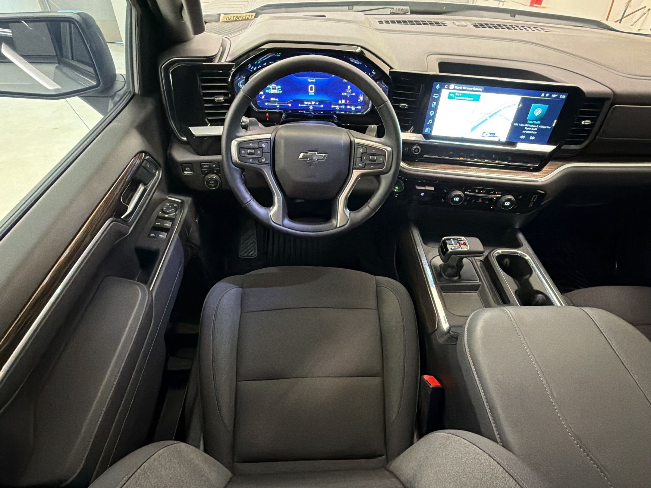 Used 2025 Chevrolet Silverado 1500 RST w/ Texas Edition Plus AWD/4WD image 29