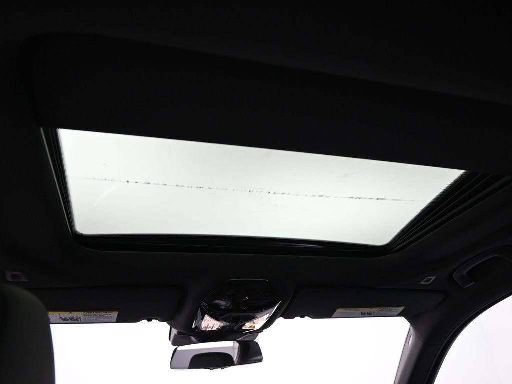 Used 2025 BMW 530i xDrive w/ Premium Package image 23