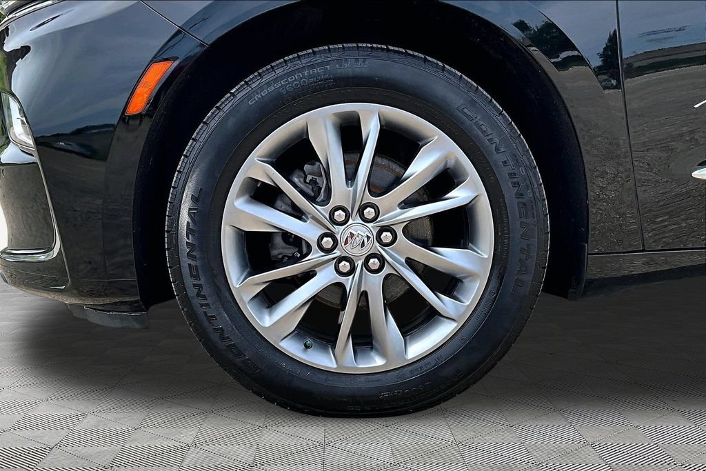 Used 2023 Buick Enclave Avenir w/ Avenir Technology Package AWD/4WD image 9