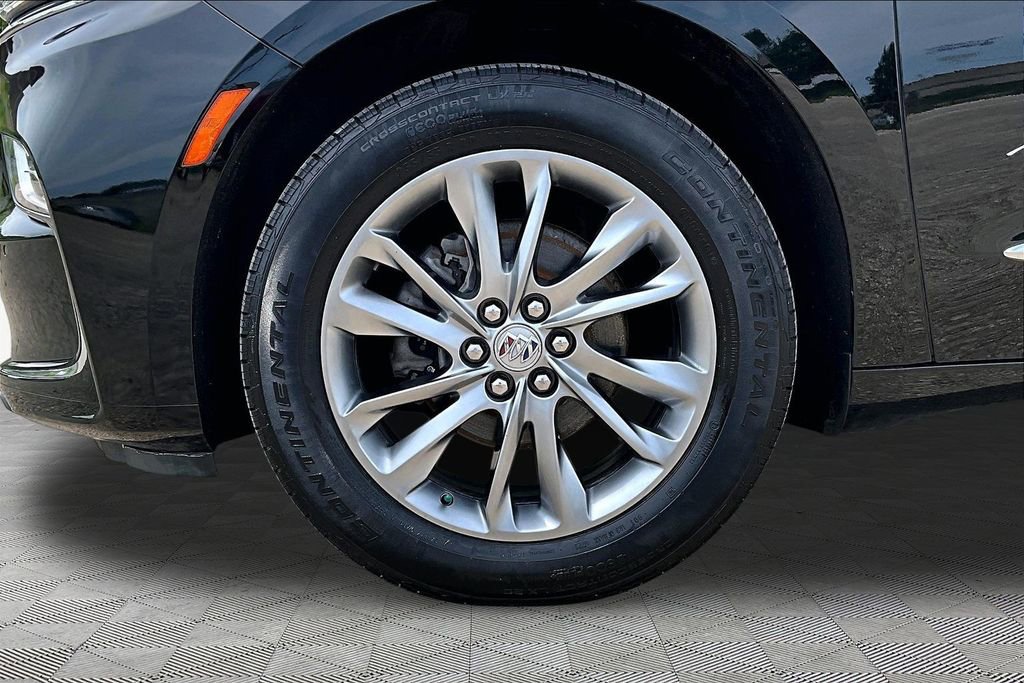 Used 2023 Buick Enclave Avenir w/ Avenir Technology Package AWD/4WD image 9