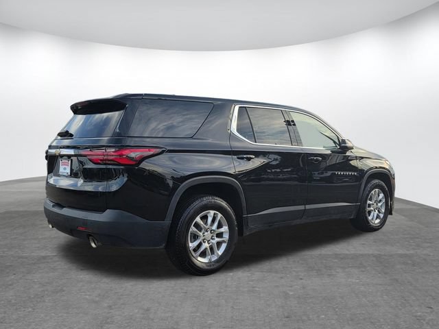 Used 2023 Chevrolet Traverse LS w/ Safety Package FWD image 3