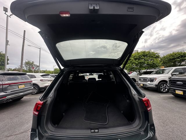 Used 2019 Volkswagen Tiguan SEL R-Line AWD/4WD image 40