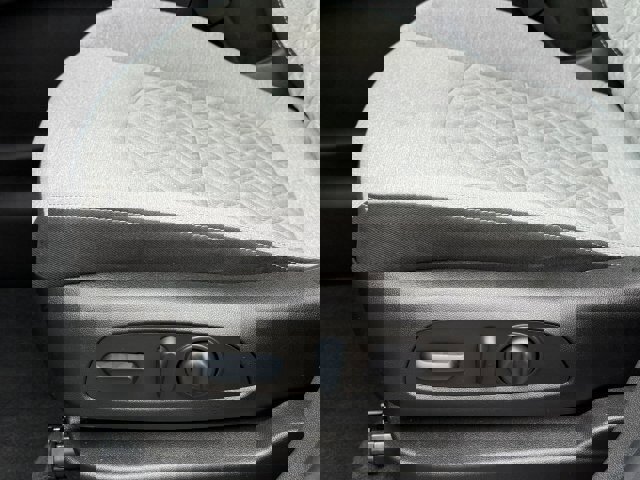 Used 2022 Chevrolet Equinox LT w/ LPO, Floor Liner Package image 14