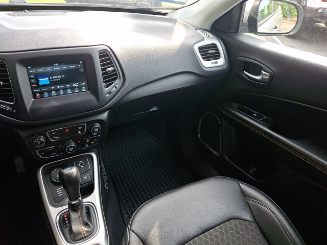 Used 2021 Jeep Compass Latitude w/ Driver Assistance Group AWD/4WD image 18