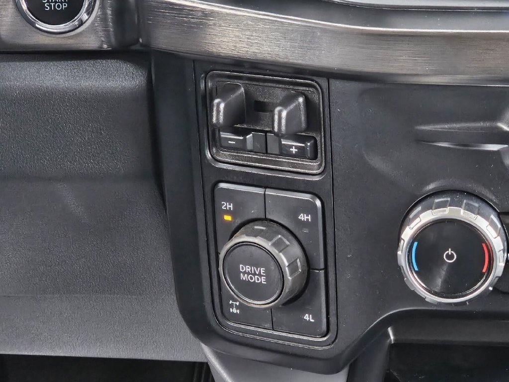 Certified 2024 Ford F250 Lariat w/ Lariat Ultimate Package AWD/4WD image 33