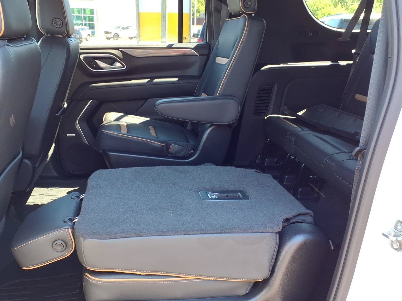Used 2022 GMC Yukon XL AT4 AWD/4WD image 8