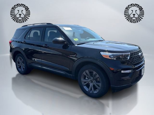 Certified 2022 Ford Explorer XLT w/ Equipment Group 202A AWD/4WD image 3