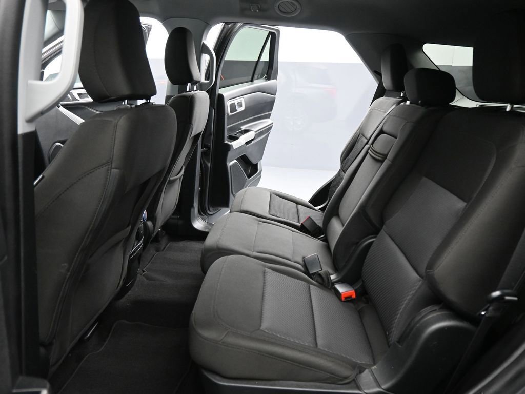 Certified 2022 Ford Explorer XLT w/ Class IV Trailer Tow Package image 45