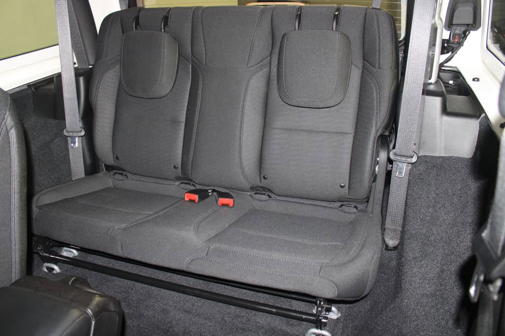 Used 2020 Jeep Wrangler Sport image 12