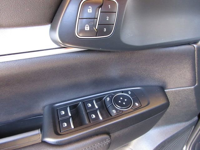 Certified 2025 Ford Ranger Lariat w/ Black Appearance Package RWD image 10