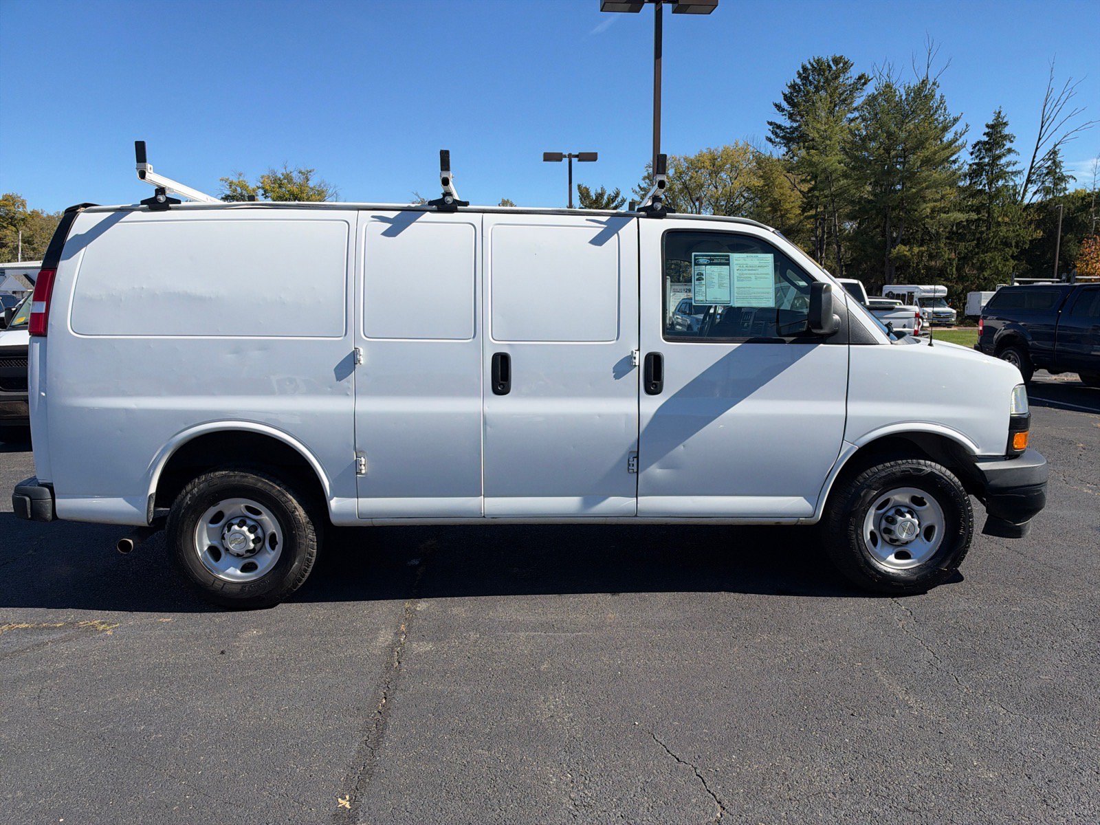 Used 2021 Chevrolet Express 2500 w/ Driver Convenience Package RWD image 12