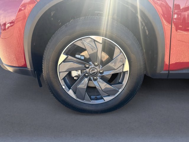 Used 2025 Nissan Rogue SV FWD image 14