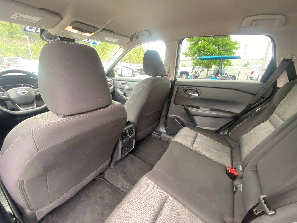 Used 2025 Nissan Rogue SV FWD image 22