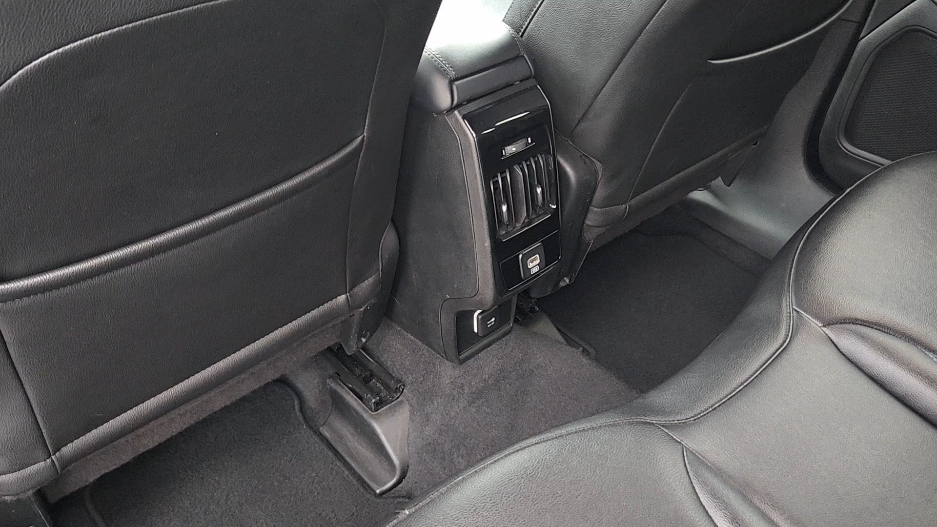 Used 2024 Jeep Compass Latitude AWD/4WD image 17
