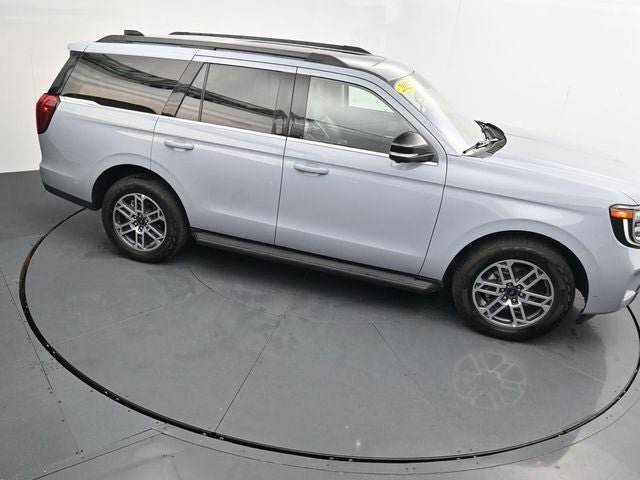 Certified 2025 Ford Expedition Active AWD/4WD image 30