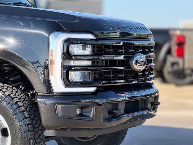 Certified 2024 Ford F250 XLT w/ Black Appearance Package AWD/4WD image 9