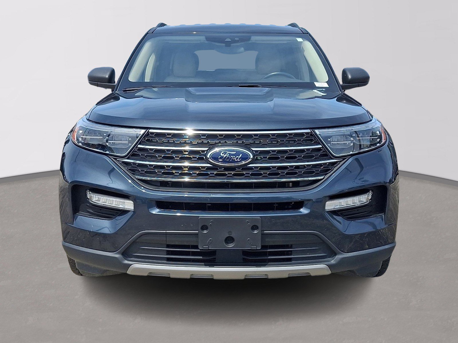 Certified 2022 Ford Explorer XLT w/ Equipment Group 202A RWD image 2