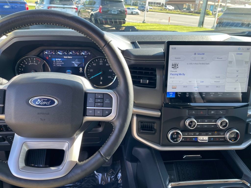 Certified 2024 Ford Expedition XLT AWD/4WD image 17