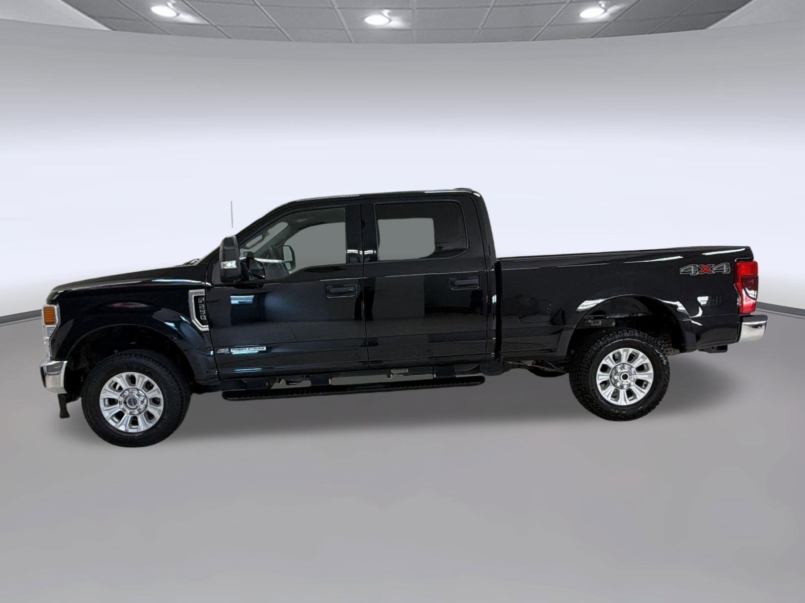 Certified 2022 Ford F250 XLT AWD/4WD image 2