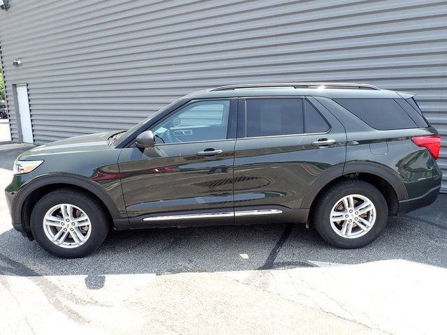 Certified 2024 Ford Explorer XLT w/ Equipment Group 202A AWD/4WD image 2