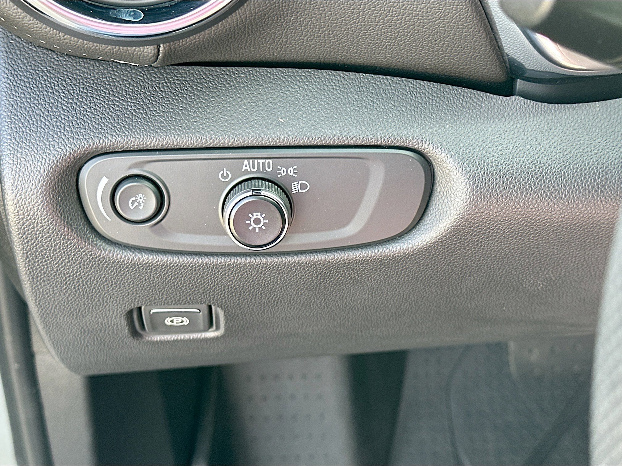 Used 2023 Chevrolet Blazer LT w/ Driver Confidence Package image 10