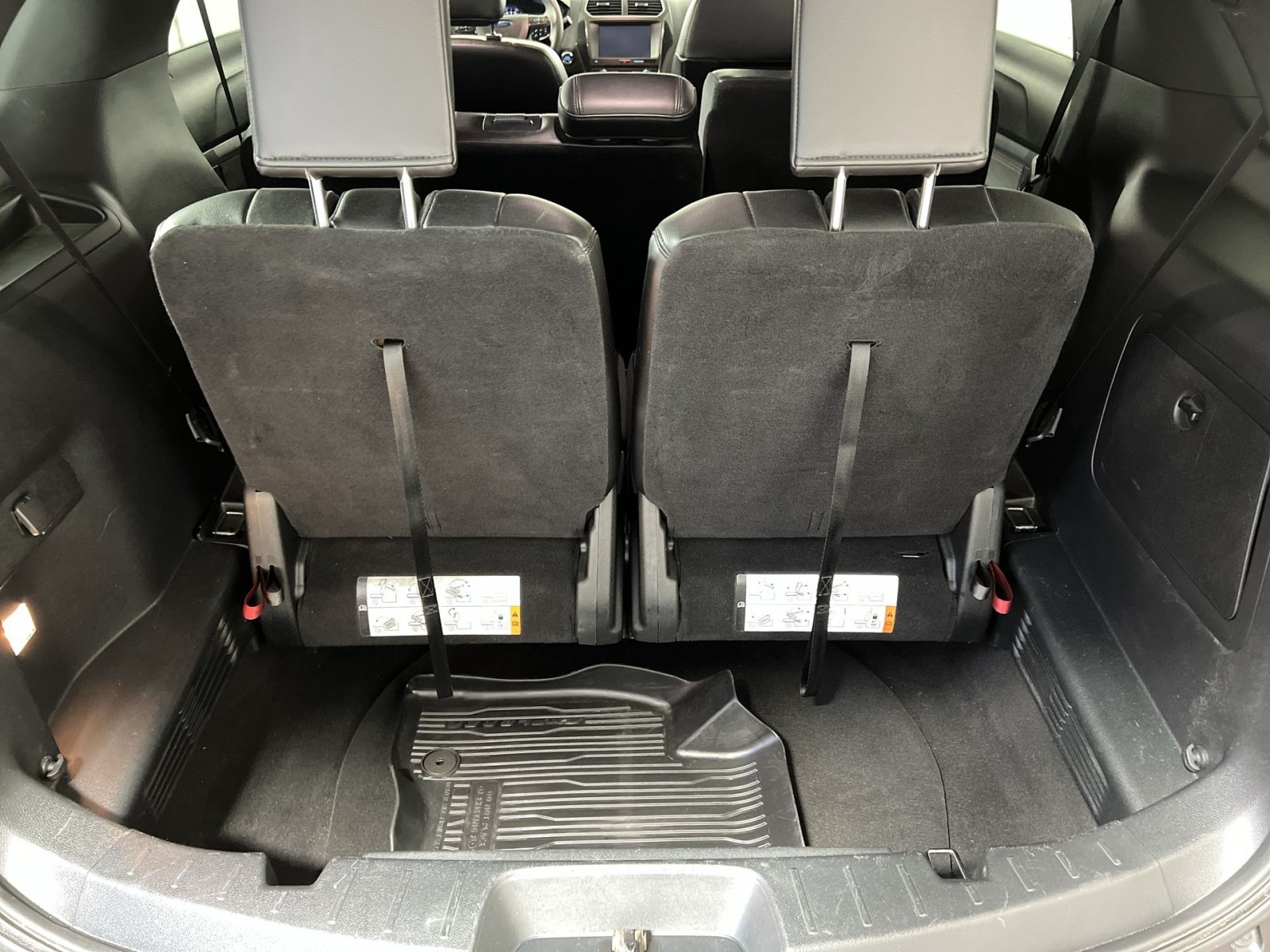 Certified 2018 Ford Explorer XLT w/ Equipment Group 202A AWD/4WD image 27