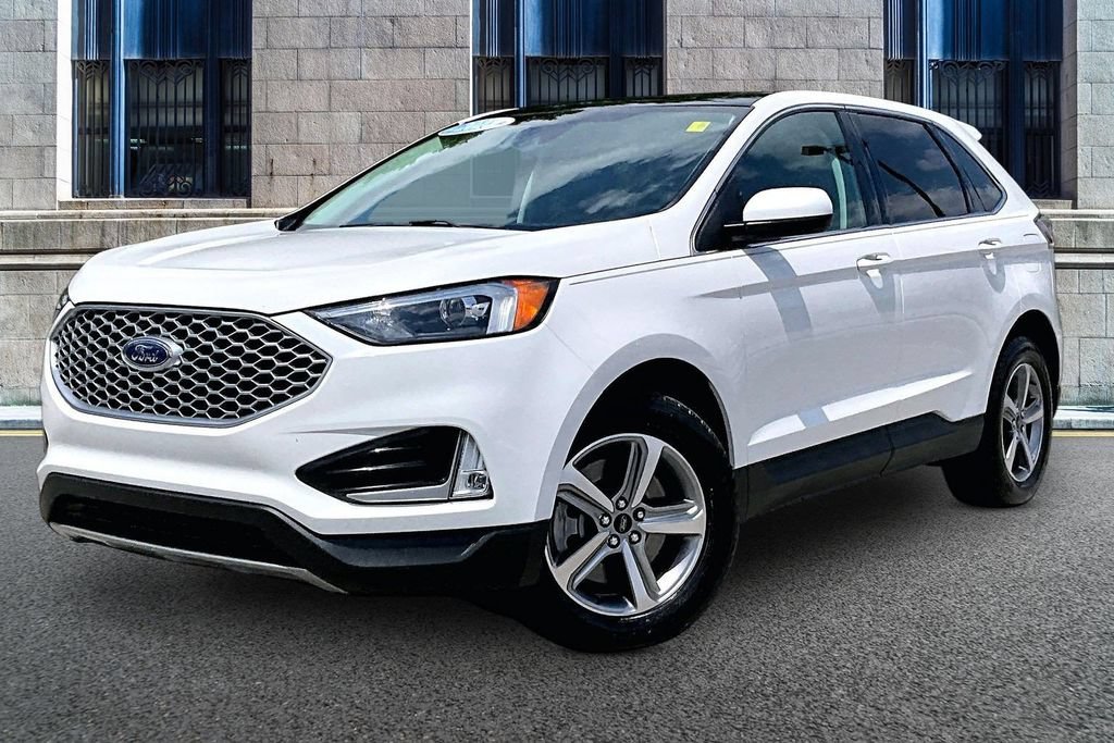 Certified 2023 Ford Edge SEL w/ Convenience Package AWD/4WD image 2