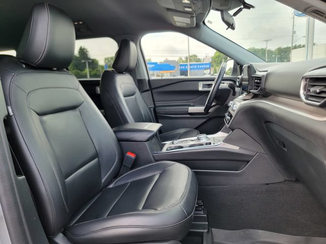 Certified 2023 Ford Explorer XLT w/ Equipment Group 202A AWD/4WD image 25