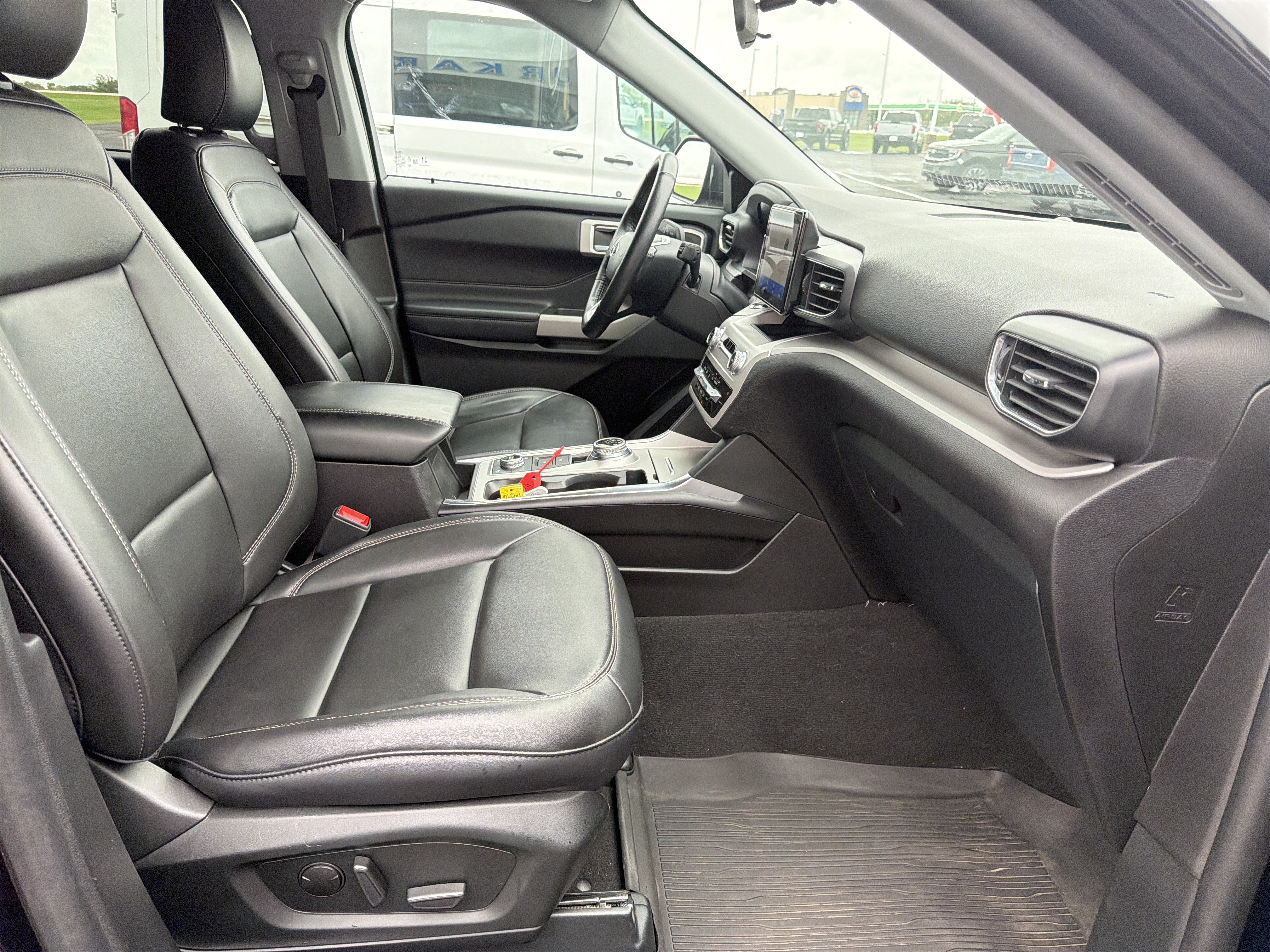 Certified 2024 Ford Explorer XLT w/ Equipment Group 202A AWD/4WD image 51